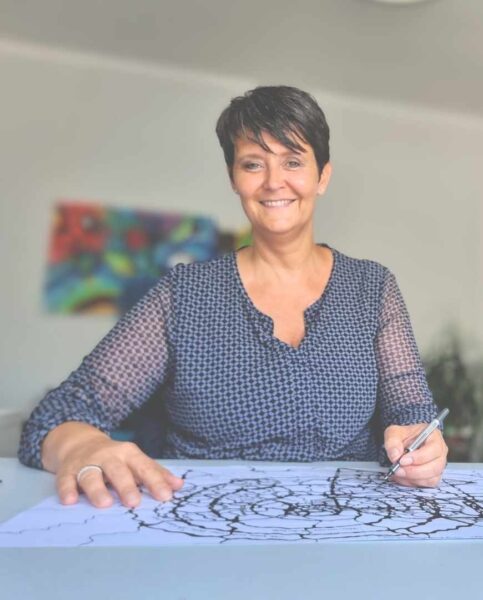 simone-magis-websoul Simone Magis unterstützt Frauen beim Start in die Selbstständigkeit mit Webdesign, Struktur und Neurographik – klar, ruhig und Schritt für Schritt.